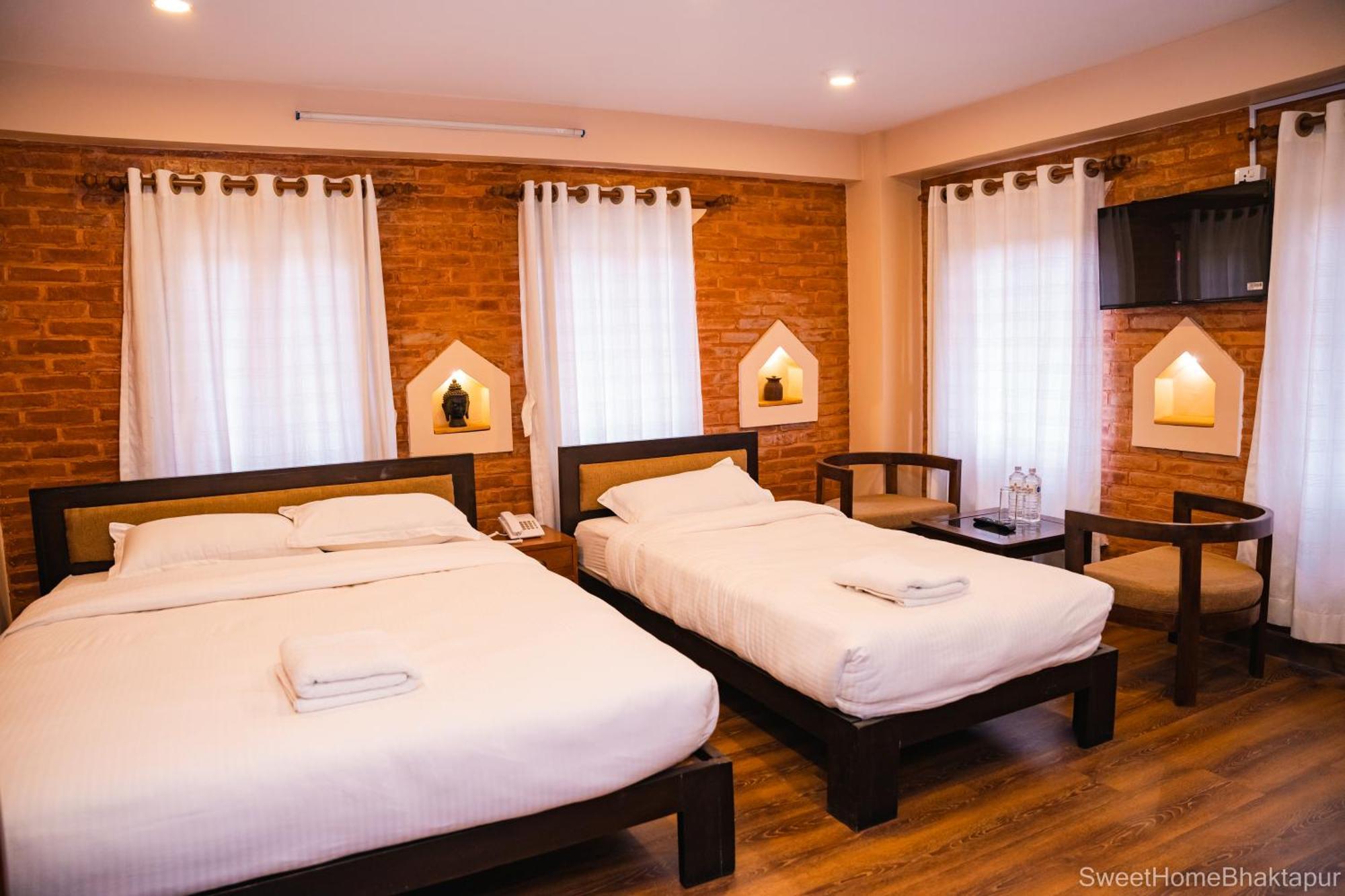 Hotel Sweet Home Bhatgoan Extérieur photo