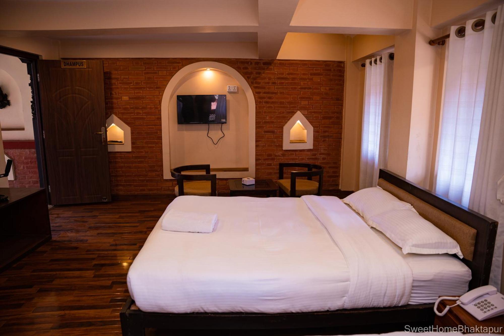 Hotel Sweet Home Bhatgoan Extérieur photo