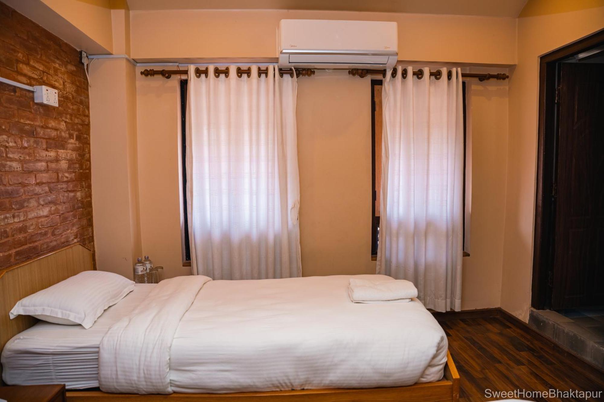 Hotel Sweet Home Bhatgoan Extérieur photo